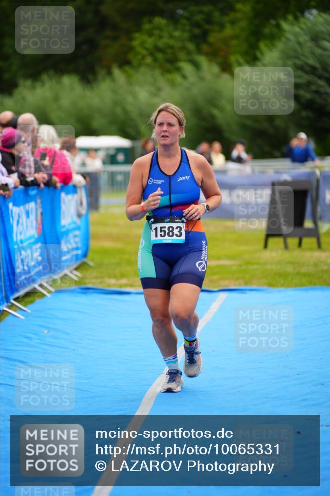 30.08.2026 - Elbe Triathlon Hamburg LAZAROV Photography http://msf.ph/oto/10065331 30.08.2026 12:11:46 Ziel 1583 meine-sportfotos.de