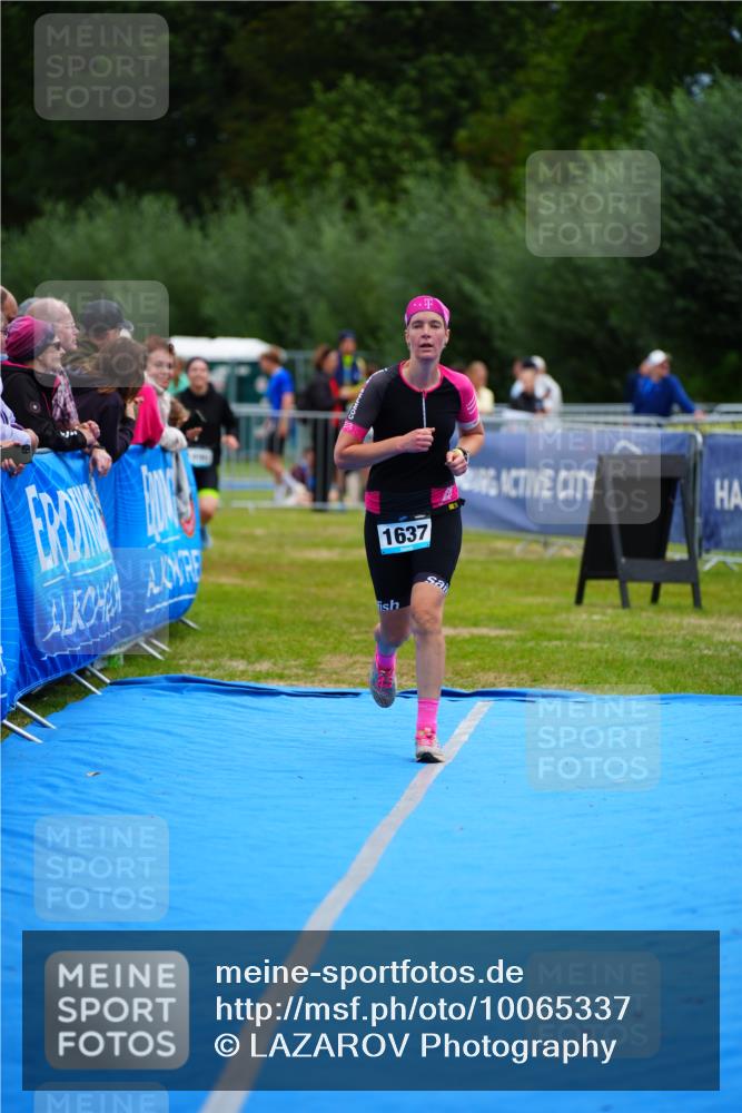 30.08.2026 - Elbe Triathlon Hamburg LAZAROV Photography http://msf.ph/oto/10065337 30.08.2026 12:12:01 Ziel 1490, 1637 meine-sportfotos.de