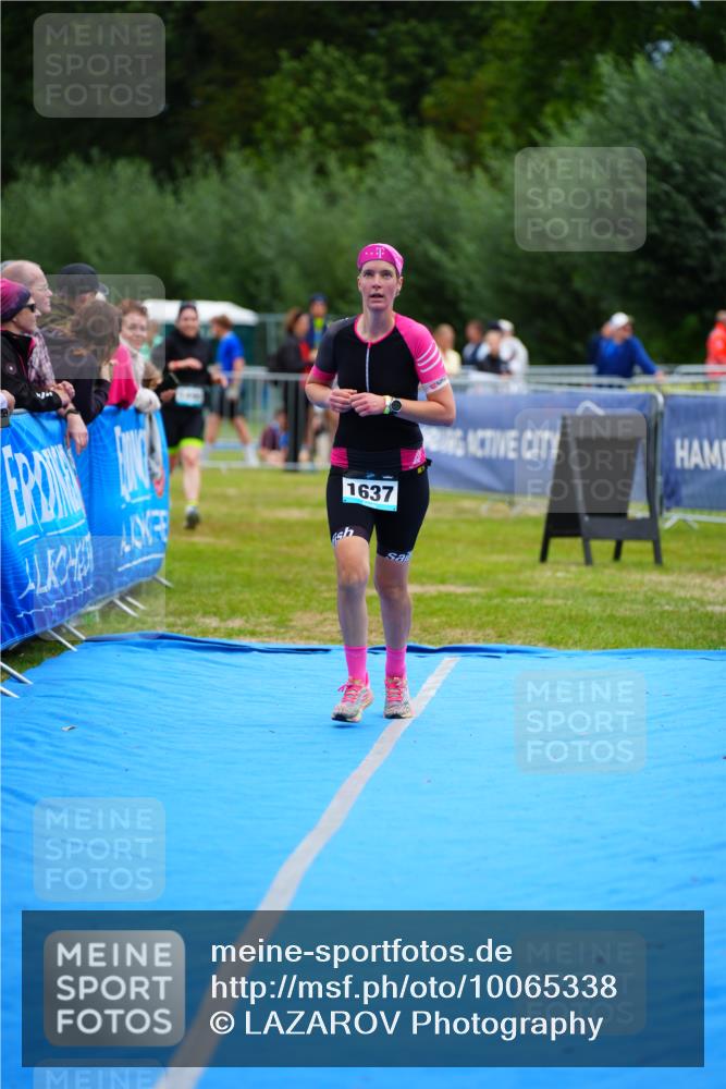 30.08.2026 - Elbe Triathlon Hamburg LAZAROV Photography http://msf.ph/oto/10065338 30.08.2026 12:12:01 Ziel 1490, 1637 meine-sportfotos.de