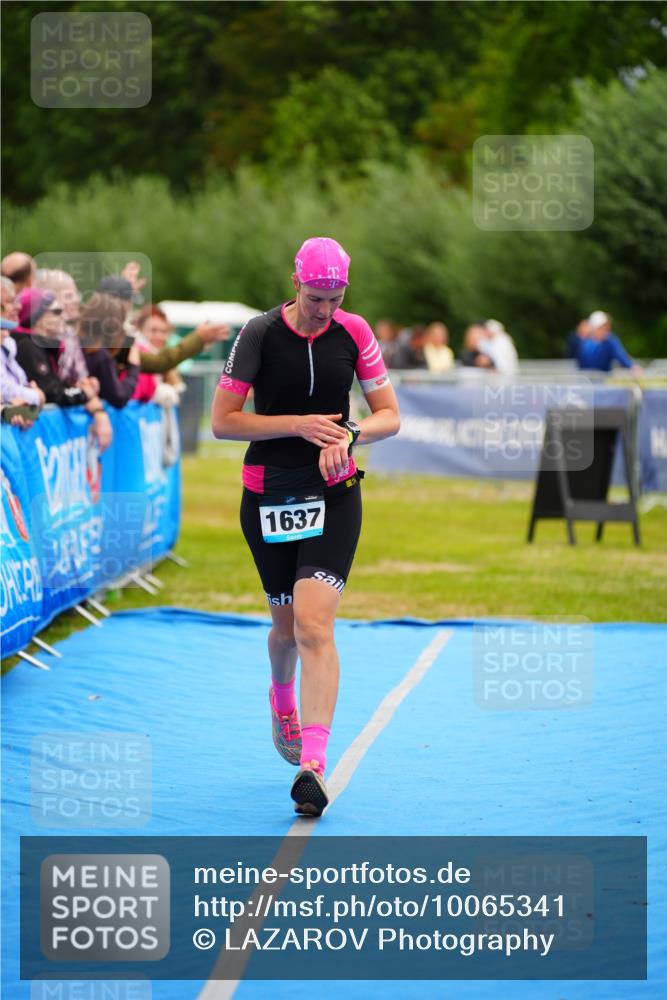 30.08.2026 - Elbe Triathlon Hamburg LAZAROV Photography http://msf.ph/oto/10065341 30.08.2026 12:12:02 Ziel 1490, 1637 meine-sportfotos.de