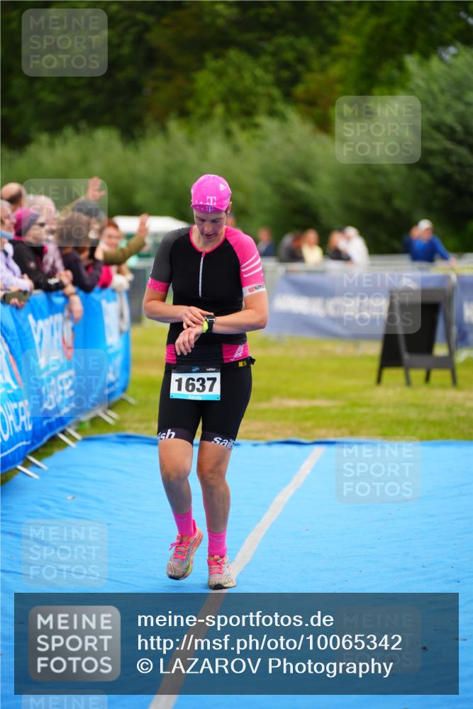 30.08.2026 - Elbe Triathlon Hamburg LAZAROV Photography http://msf.ph/oto/10065342 30.08.2026 12:12:03 Ziel 1490, 1637 meine-sportfotos.de