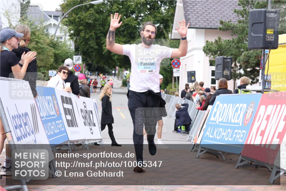 30.08.2026 - Blankeneser Heldenlauf Lena Gebhardt http://msf.ph/oto/10065347 30.08.2026 12:51:16 Ziel 4349, 4433 meine-sportfotos.de