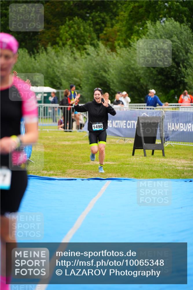30.08.2026 - Elbe Triathlon Hamburg LAZAROV Photography http://msf.ph/oto/10065348 30.08.2026 12:12:04 Ziel 1490, 1637 meine-sportfotos.de