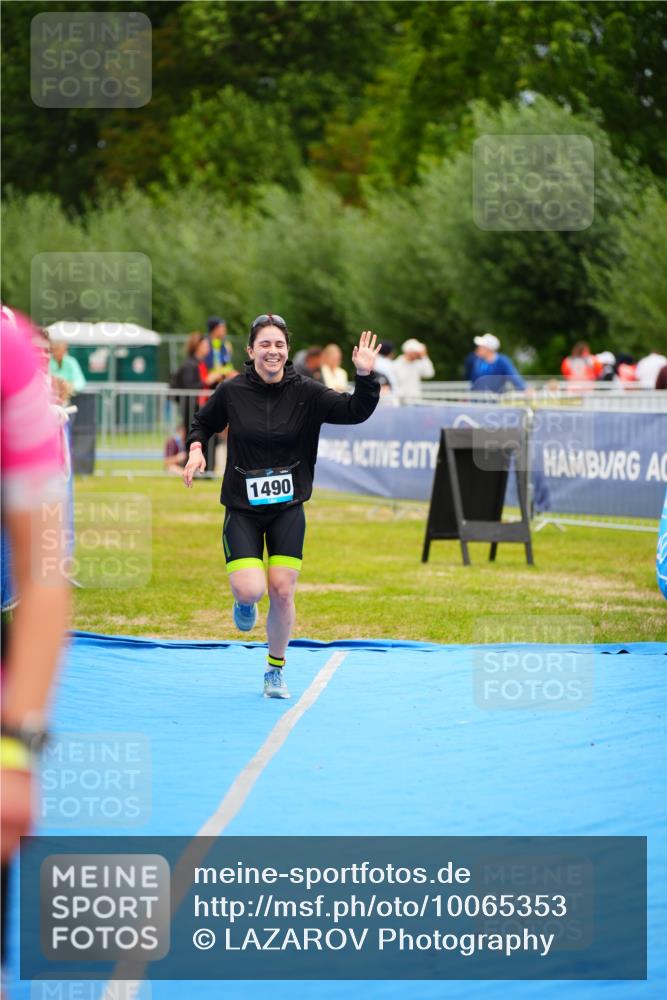 30.08.2026 - Elbe Triathlon Hamburg LAZAROV Photography http://msf.ph/oto/10065353 30.08.2026 12:12:06 Ziel 1490, 1637 meine-sportfotos.de