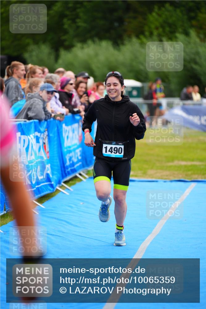 30.08.2026 - Elbe Triathlon Hamburg LAZAROV Photography http://msf.ph/oto/10065359 30.08.2026 12:12:07 Ziel 1490, 1637 meine-sportfotos.de