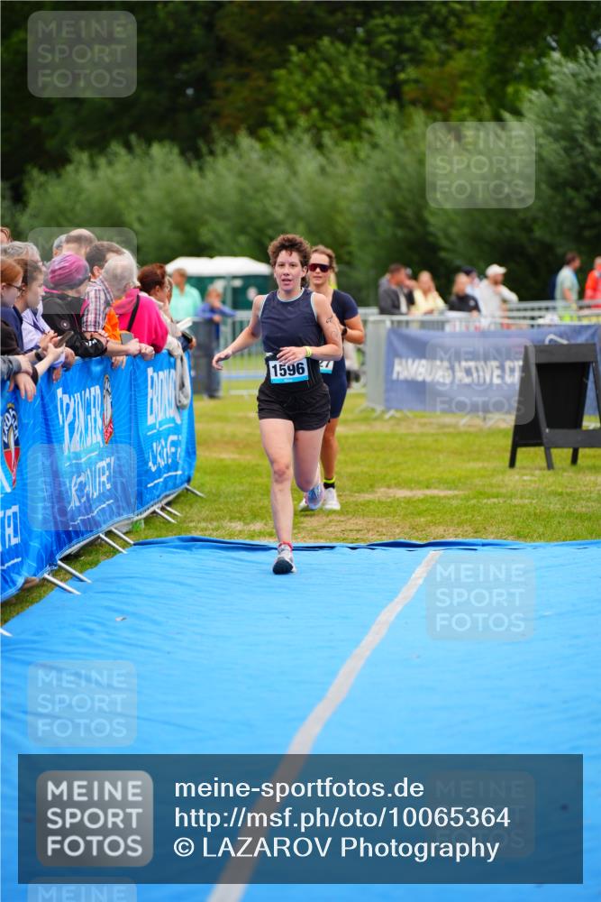 30.08.2026 - Elbe Triathlon Hamburg LAZAROV Photography http://msf.ph/oto/10065364 30.08.2026 12:12:26 Ziel 1527, 1596 meine-sportfotos.de