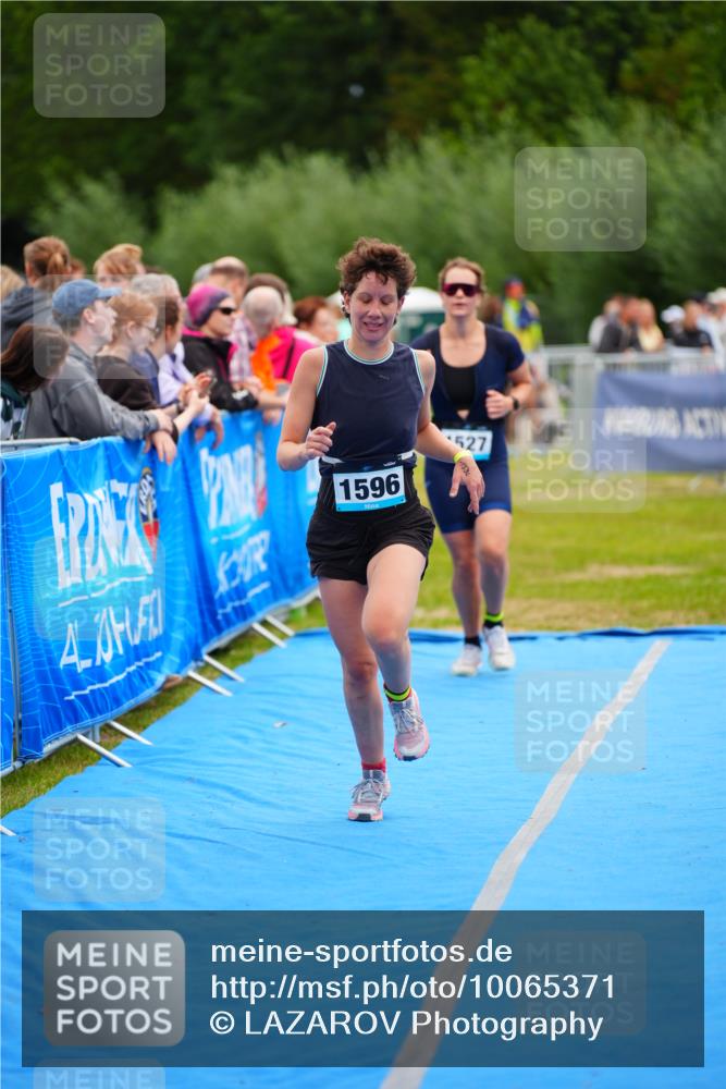 30.08.2026 - Elbe Triathlon Hamburg LAZAROV Photography http://msf.ph/oto/10065371 30.08.2026 12:12:28 Ziel 1527, 1596 meine-sportfotos.de