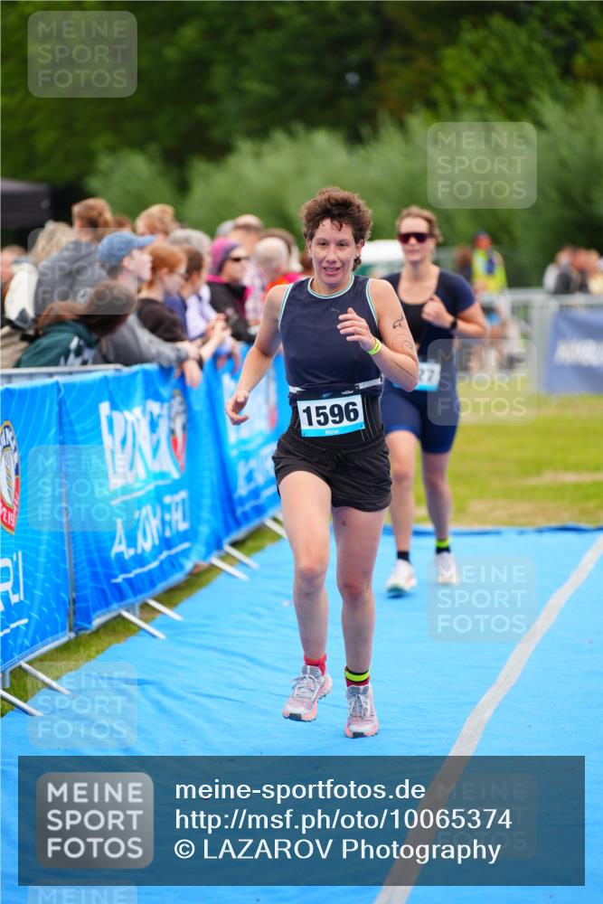30.08.2026 - Elbe Triathlon Hamburg LAZAROV Photography http://msf.ph/oto/10065374 30.08.2026 12:12:28 Ziel 1527, 1596 meine-sportfotos.de