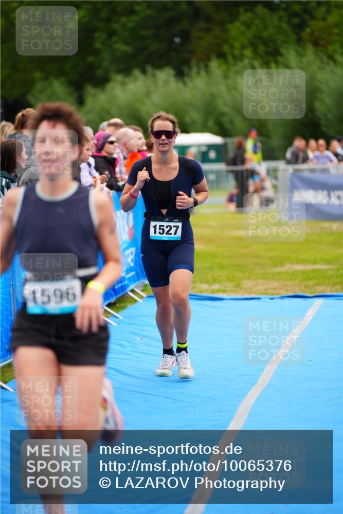 30.08.2026 - Elbe Triathlon Hamburg LAZAROV Photography http://msf.ph/oto/10065376 30.08.2026 12:12:29 Ziel 1527, 1596 meine-sportfotos.de