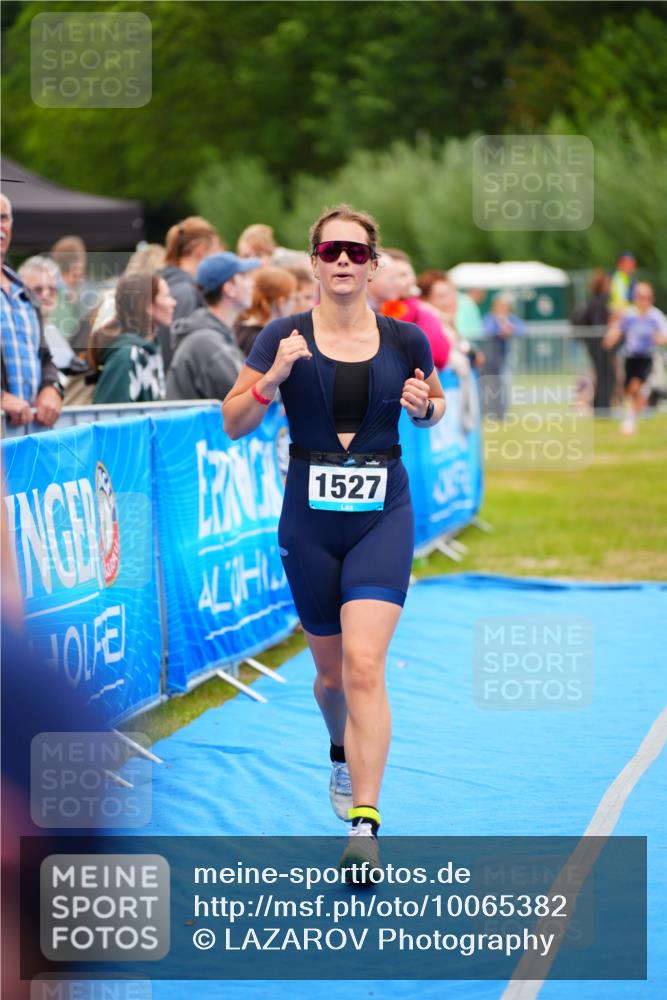 30.08.2026 - Elbe Triathlon Hamburg LAZAROV Photography http://msf.ph/oto/10065382 30.08.2026 12:12:30 Ziel 1527, 1596 meine-sportfotos.de