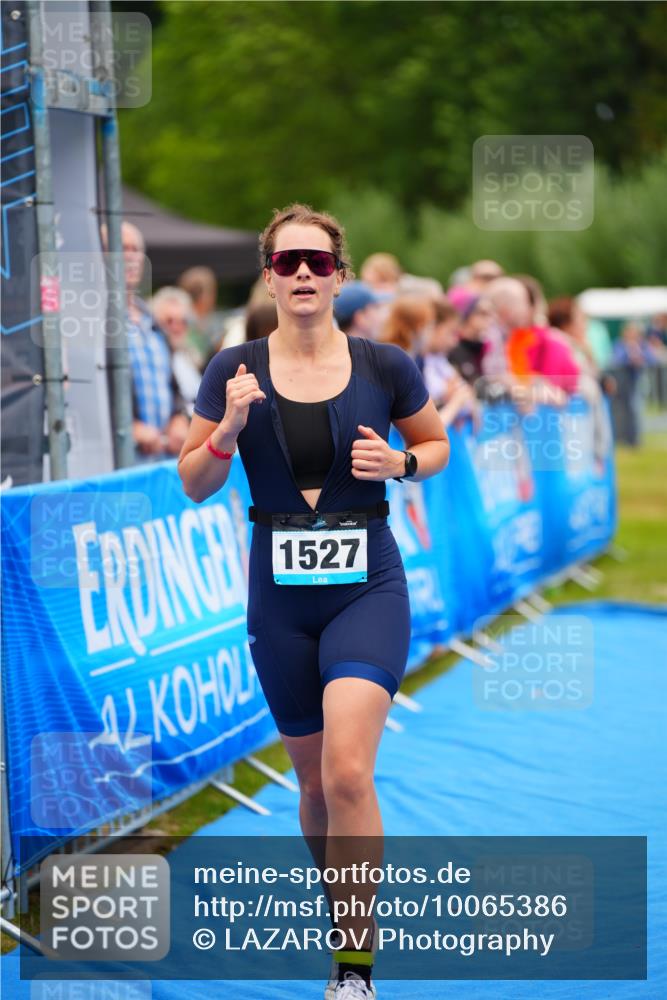 30.08.2026 - Elbe Triathlon Hamburg LAZAROV Photography http://msf.ph/oto/10065386 30.08.2026 12:12:31 Ziel 803, 1527, 1596 meine-sportfotos.de