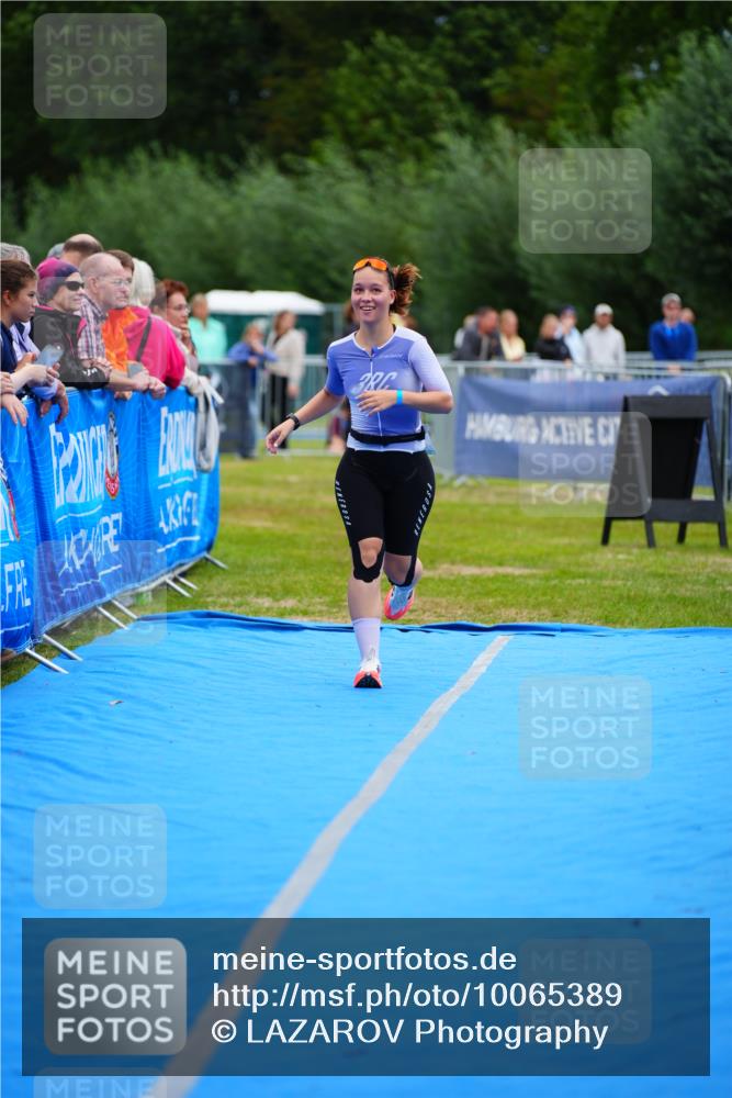30.08.2026 - Elbe Triathlon Hamburg LAZAROV Photography http://msf.ph/oto/10065389 30.08.2026 12:12:38 Ziel 803 meine-sportfotos.de