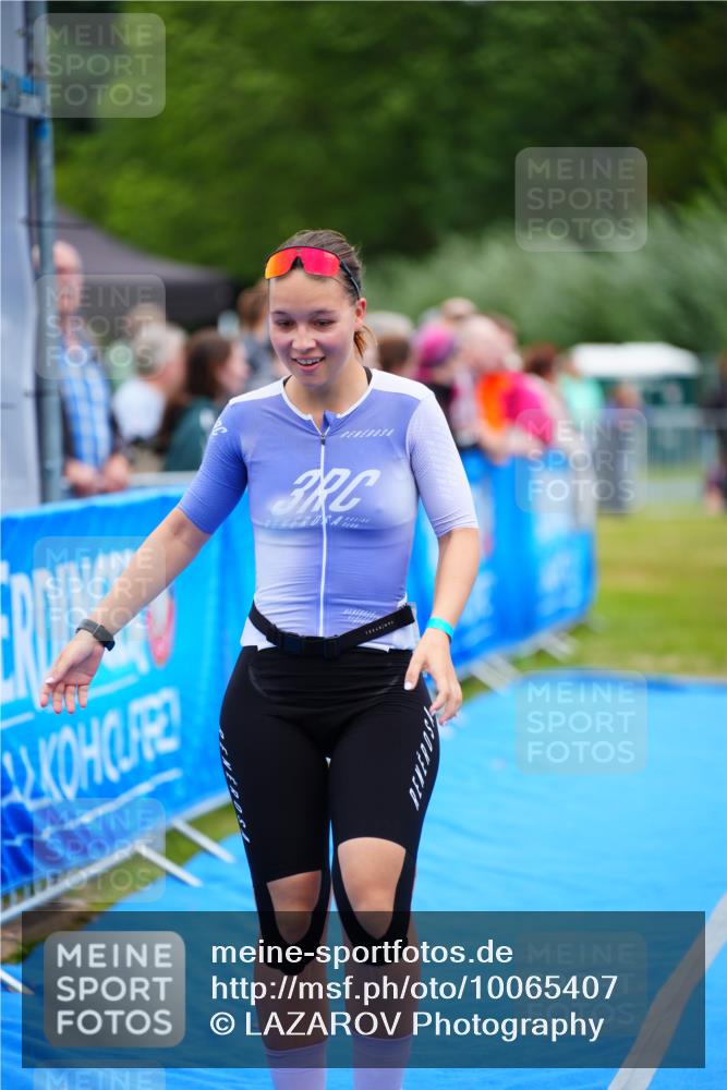 30.08.2026 - Elbe Triathlon Hamburg LAZAROV Photography http://msf.ph/oto/10065407 30.08.2026 12:12:41 Ziel 803 meine-sportfotos.de