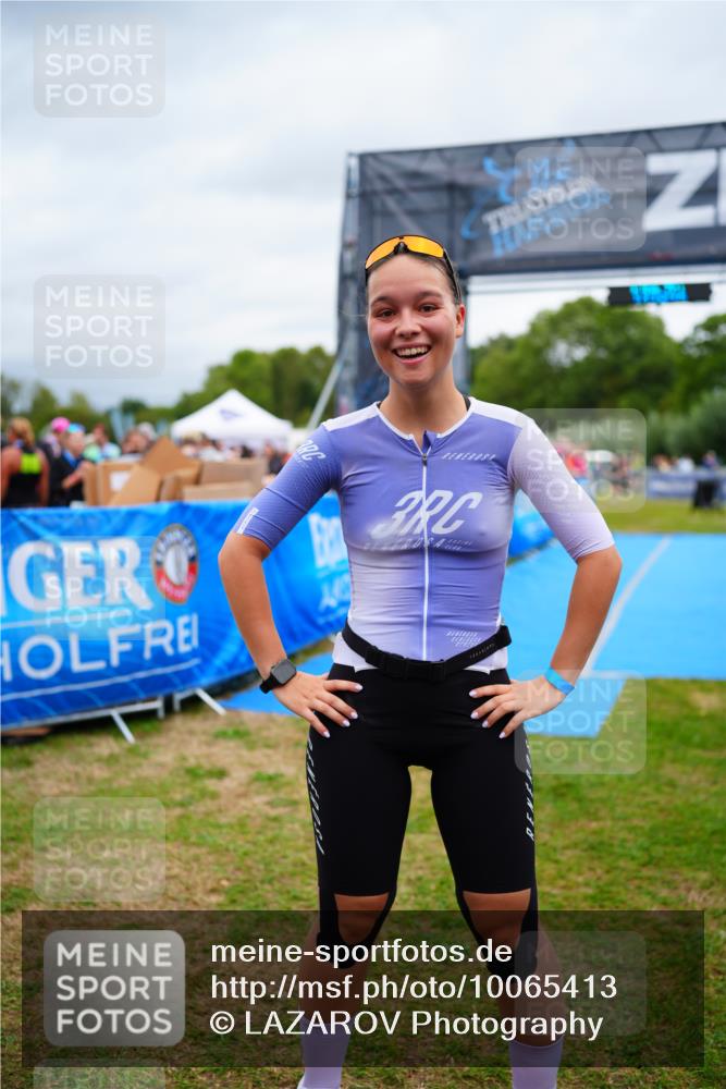 30.08.2026 - Elbe Triathlon Hamburg LAZAROV Photography http://msf.ph/oto/10065413 30.08.2026 12:12:47 Ziel  meine-sportfotos.de