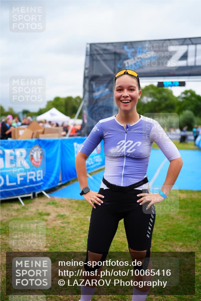 30.08.2026 - Elbe Triathlon Hamburg LAZAROV Photography http://msf.ph/oto/10065416 30.08.2026 12:12:48 Ziel 1399 meine-sportfotos.de