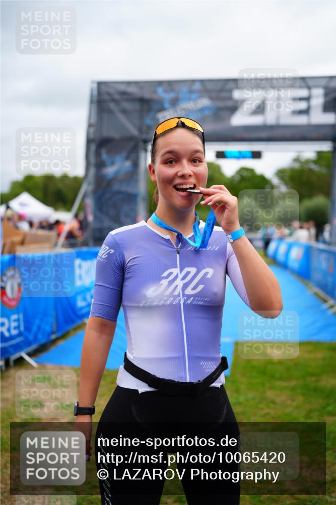 30.08.2026 - Elbe Triathlon Hamburg LAZAROV Photography http://msf.ph/oto/10065420 30.08.2026 12:12:54 Ziel 1399 meine-sportfotos.de