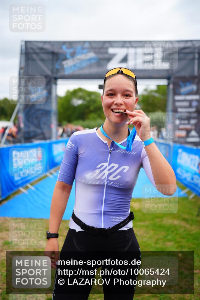 30.08.2026 - Elbe Triathlon Hamburg LAZAROV Photography http://msf.ph/oto/10065424 30.08.2026 12:12:55 Ziel 1399 meine-sportfotos.de