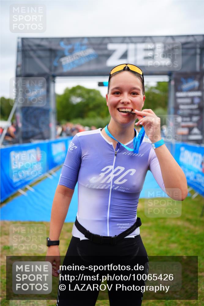 30.08.2026 - Elbe Triathlon Hamburg LAZAROV Photography http://msf.ph/oto/10065426 30.08.2026 12:12:55 Ziel 1399 meine-sportfotos.de
