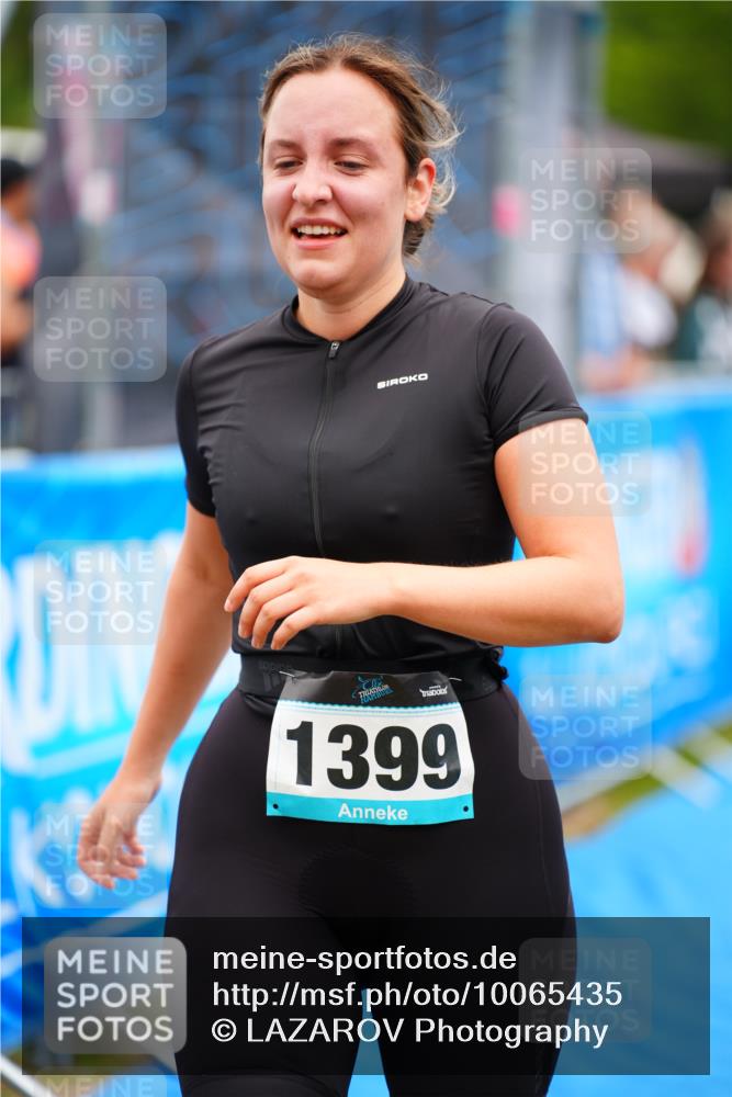 30.08.2026 - Elbe Triathlon Hamburg LAZAROV Photography http://msf.ph/oto/10065435 30.08.2026 12:12:58 Ziel 1399 meine-sportfotos.de
