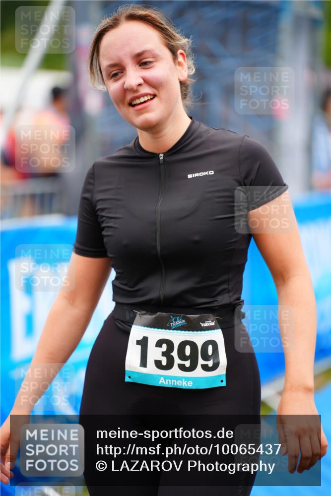 30.08.2026 - Elbe Triathlon Hamburg LAZAROV Photography http://msf.ph/oto/10065437 30.08.2026 12:12:59 Ziel 1399 meine-sportfotos.de
