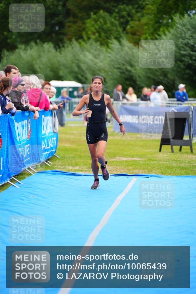 30.08.2026 - Elbe Triathlon Hamburg LAZAROV Photography http://msf.ph/oto/10065439 30.08.2026 12:13:23 Ziel 1587 meine-sportfotos.de