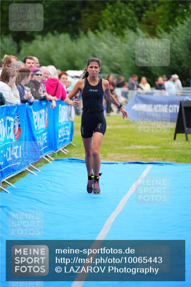 30.08.2026 - Elbe Triathlon Hamburg LAZAROV Photography http://msf.ph/oto/10065443 30.08.2026 12:13:24 Ziel 1587 meine-sportfotos.de