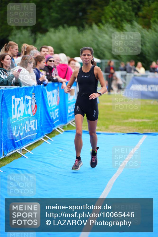 30.08.2026 - Elbe Triathlon Hamburg LAZAROV Photography http://msf.ph/oto/10065446 30.08.2026 12:13:24 Ziel 1587 meine-sportfotos.de