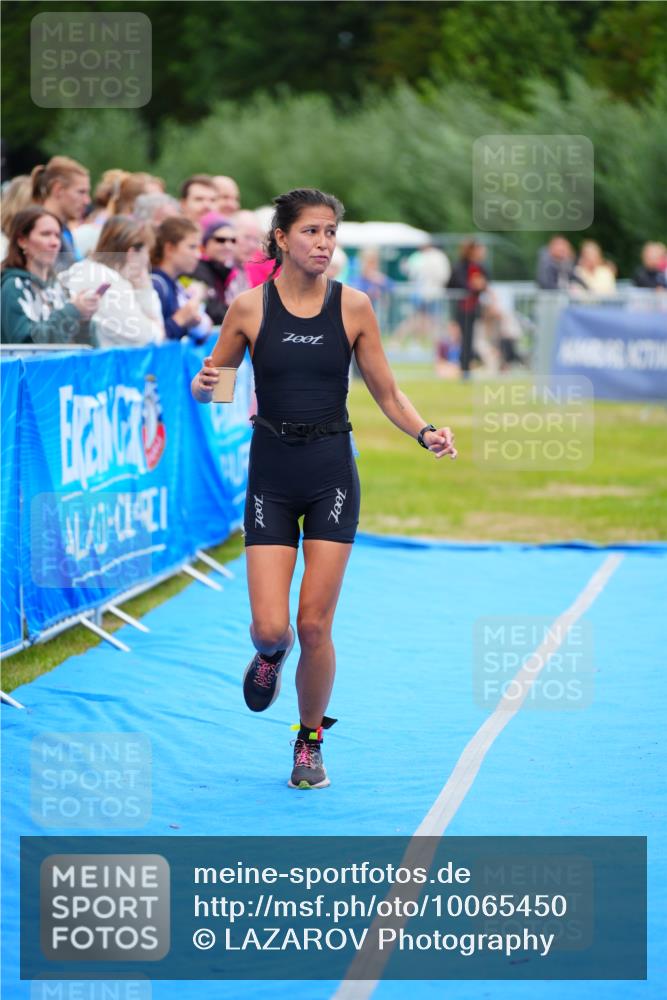 30.08.2026 - Elbe Triathlon Hamburg LAZAROV Photography http://msf.ph/oto/10065450 30.08.2026 12:13:25 Ziel 1587 meine-sportfotos.de