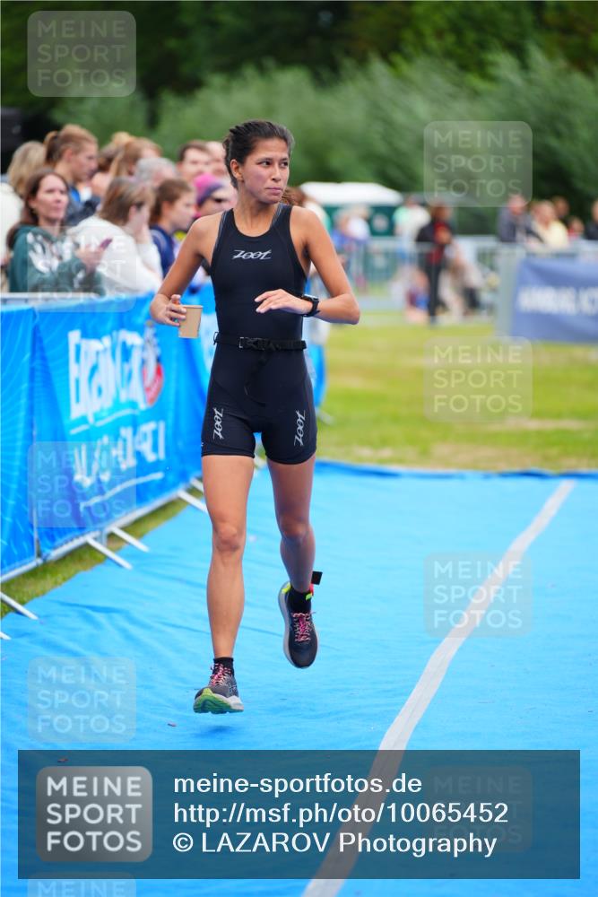 30.08.2026 - Elbe Triathlon Hamburg LAZAROV Photography http://msf.ph/oto/10065452 30.08.2026 12:13:25 Ziel 1587 meine-sportfotos.de