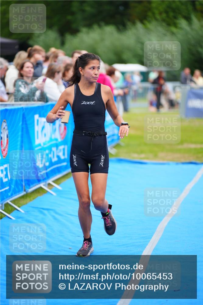 30.08.2026 - Elbe Triathlon Hamburg LAZAROV Photography http://msf.ph/oto/10065453 30.08.2026 12:13:25 Ziel 1587 meine-sportfotos.de
