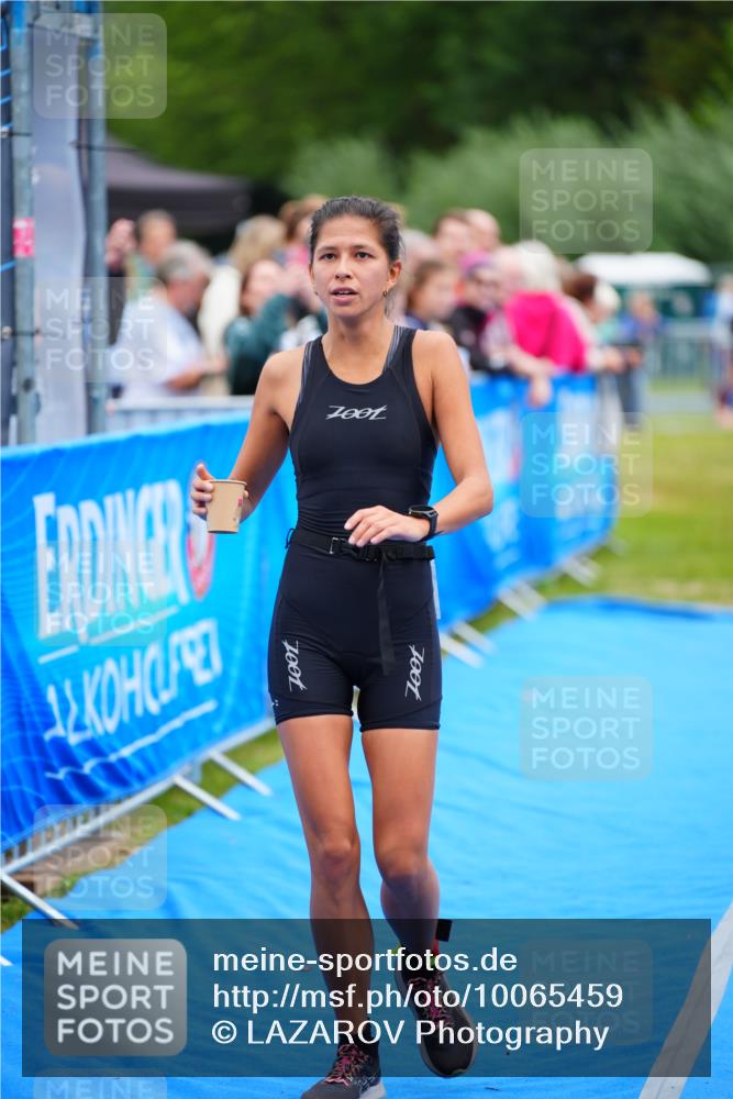 30.08.2026 - Elbe Triathlon Hamburg LAZAROV Photography http://msf.ph/oto/10065459 30.08.2026 12:13:26 Ziel 1587 meine-sportfotos.de