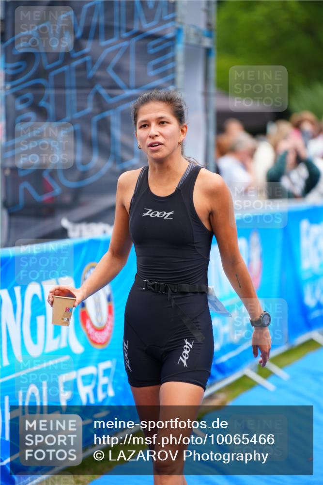 30.08.2026 - Elbe Triathlon Hamburg LAZAROV Photography http://msf.ph/oto/10065466 30.08.2026 12:13:27 Ziel 1587 meine-sportfotos.de