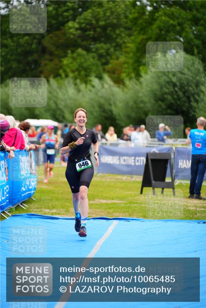 30.08.2026 - Elbe Triathlon Hamburg LAZAROV Photography http://msf.ph/oto/10065485 30.08.2026 12:13:39 Ziel 946, 1712 meine-sportfotos.de