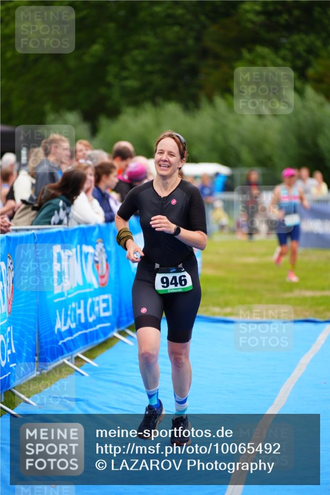30.08.2026 - Elbe Triathlon Hamburg LAZAROV Photography http://msf.ph/oto/10065492 30.08.2026 12:13:41 Ziel 946, 1712 meine-sportfotos.de