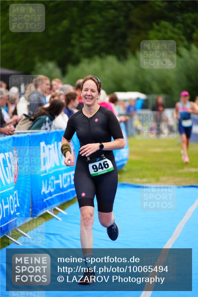 30.08.2026 - Elbe Triathlon Hamburg LAZAROV Photography http://msf.ph/oto/10065494 30.08.2026 12:13:41 Ziel 946, 1712 meine-sportfotos.de