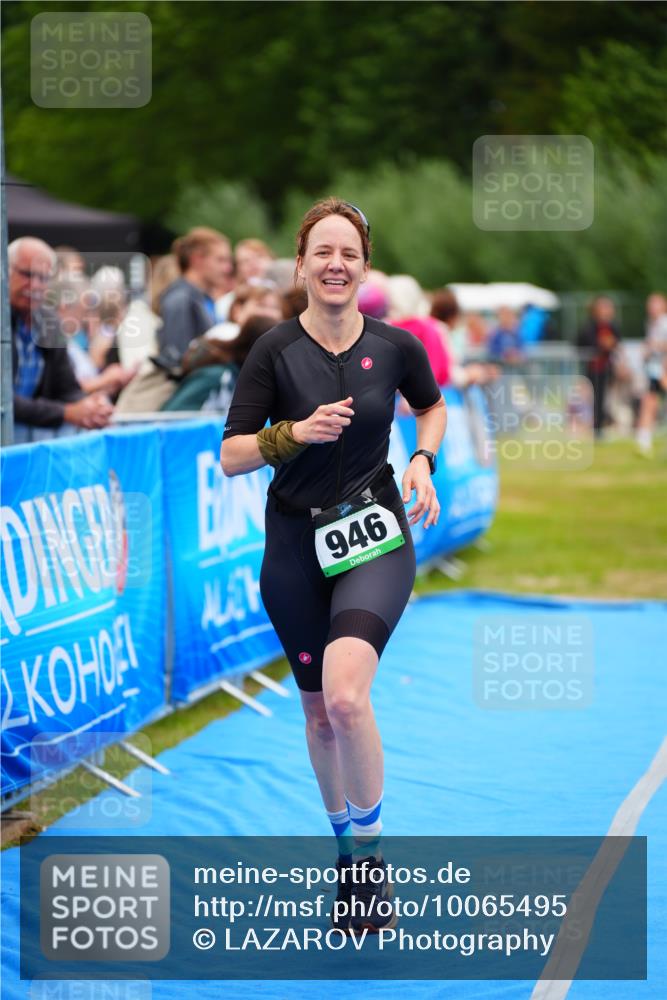 30.08.2026 - Elbe Triathlon Hamburg LAZAROV Photography http://msf.ph/oto/10065495 30.08.2026 12:13:42 Ziel 946, 1712 meine-sportfotos.de