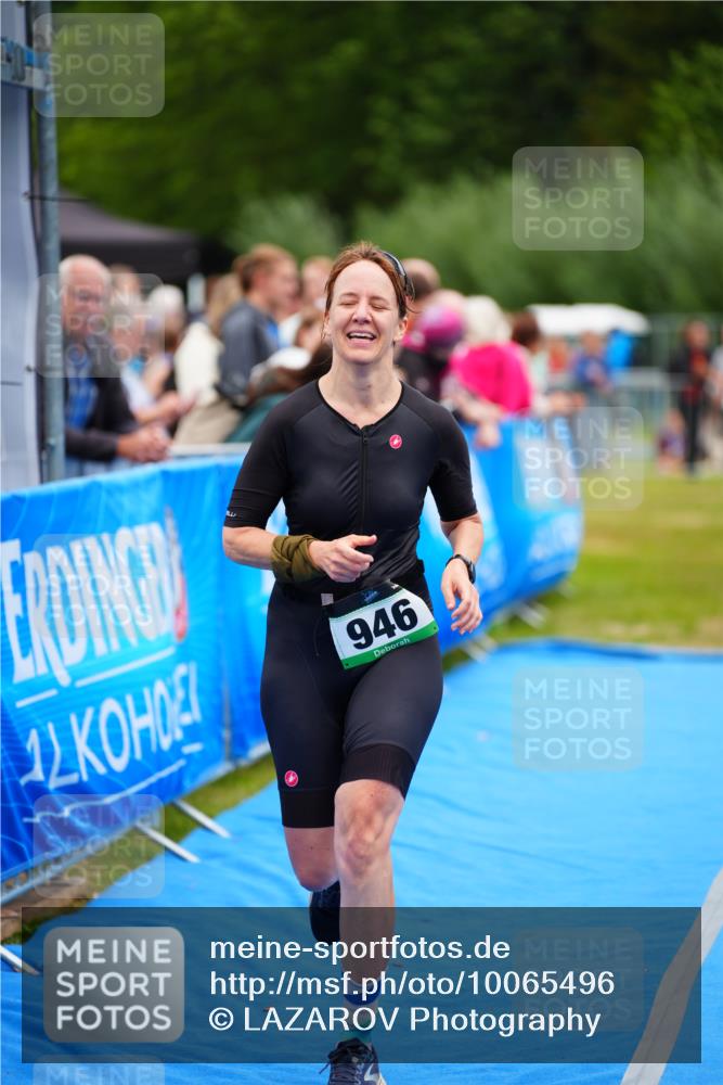 30.08.2026 - Elbe Triathlon Hamburg LAZAROV Photography http://msf.ph/oto/10065496 30.08.2026 12:13:42 Ziel 946, 1712 meine-sportfotos.de