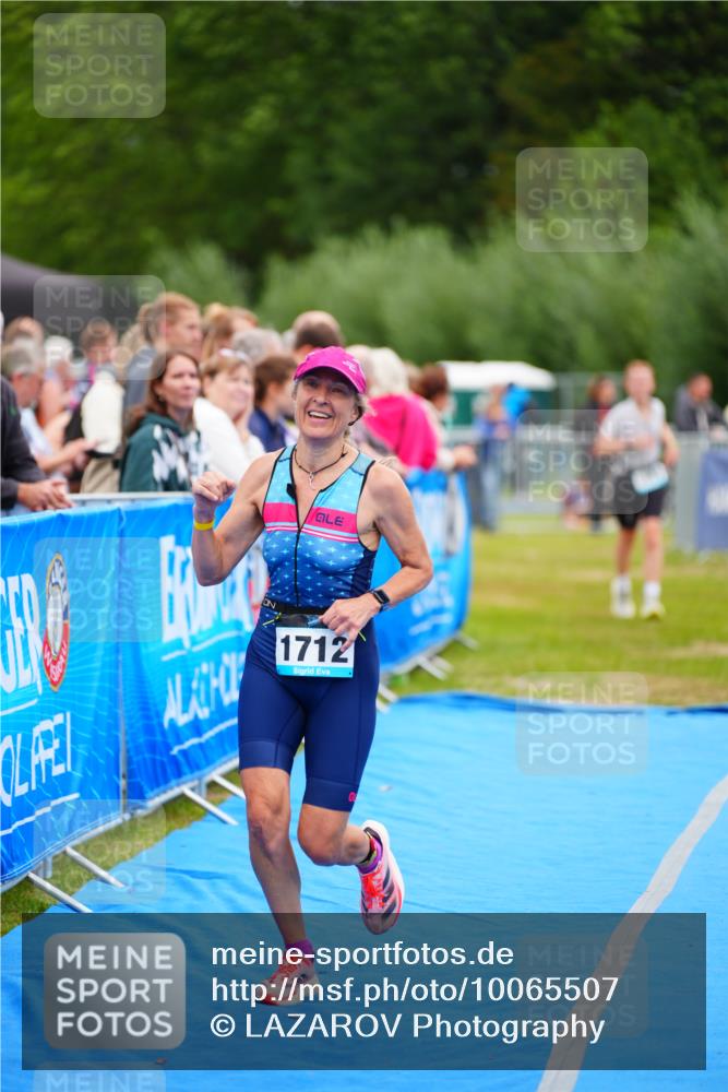 30.08.2026 - Elbe Triathlon Hamburg LAZAROV Photography http://msf.ph/oto/10065507 30.08.2026 12:13:47 Ziel 1409, 1712 meine-sportfotos.de