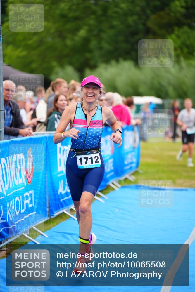 30.08.2026 - Elbe Triathlon Hamburg LAZAROV Photography http://msf.ph/oto/10065508 30.08.2026 12:13:47 Ziel 1409, 1712 meine-sportfotos.de