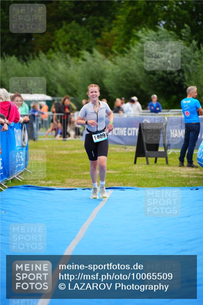30.08.2026 - Elbe Triathlon Hamburg LAZAROV Photography http://msf.ph/oto/10065509 30.08.2026 12:13:51 Ziel 1409 meine-sportfotos.de