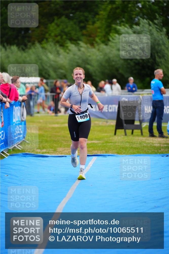 30.08.2026 - Elbe Triathlon Hamburg LAZAROV Photography http://msf.ph/oto/10065511 30.08.2026 12:13:52 Ziel 1409 meine-sportfotos.de