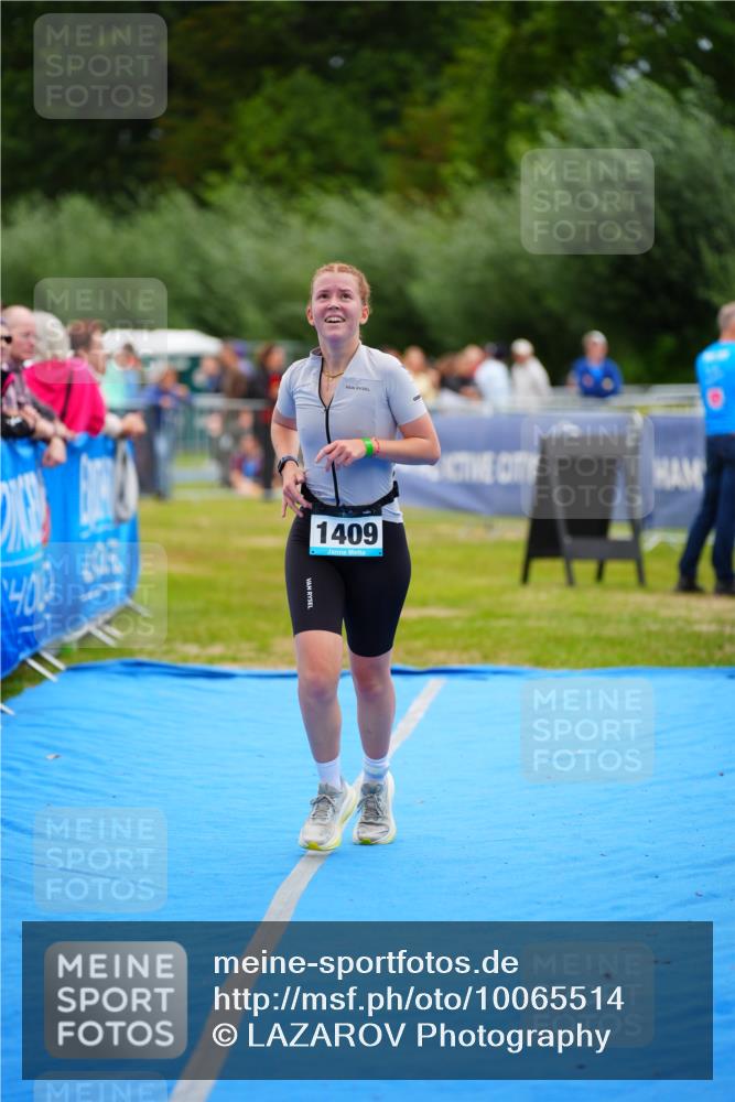 30.08.2026 - Elbe Triathlon Hamburg LAZAROV Photography http://msf.ph/oto/10065514 30.08.2026 12:13:53 Ziel 1409 meine-sportfotos.de