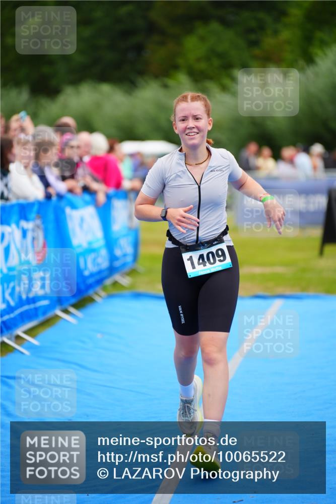 30.08.2026 - Elbe Triathlon Hamburg LAZAROV Photography http://msf.ph/oto/10065522 30.08.2026 12:13:54 Ziel 1409 meine-sportfotos.de