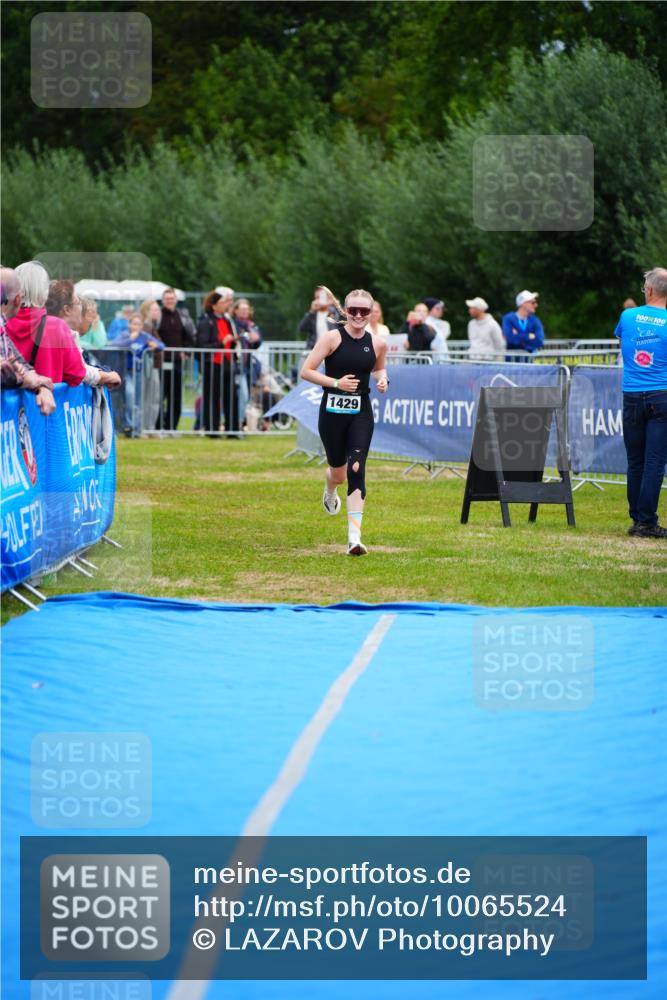 30.08.2026 - Elbe Triathlon Hamburg LAZAROV Photography http://msf.ph/oto/10065524 30.08.2026 12:14:18 Ziel 1429 meine-sportfotos.de