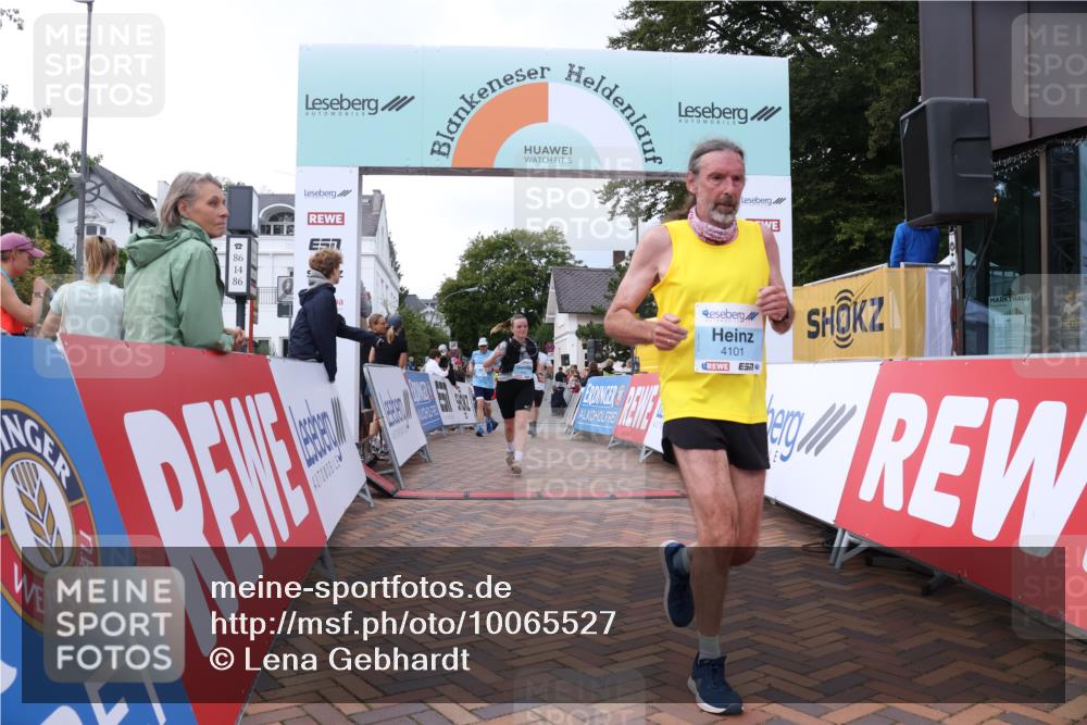 30.08.2026 - Blankeneser Heldenlauf Lena Gebhardt http://msf.ph/oto/10065527 30.08.2026 12:52:26 Ziel 4087, 4101, 4181, 4326, 4327 meine-sportfotos.de