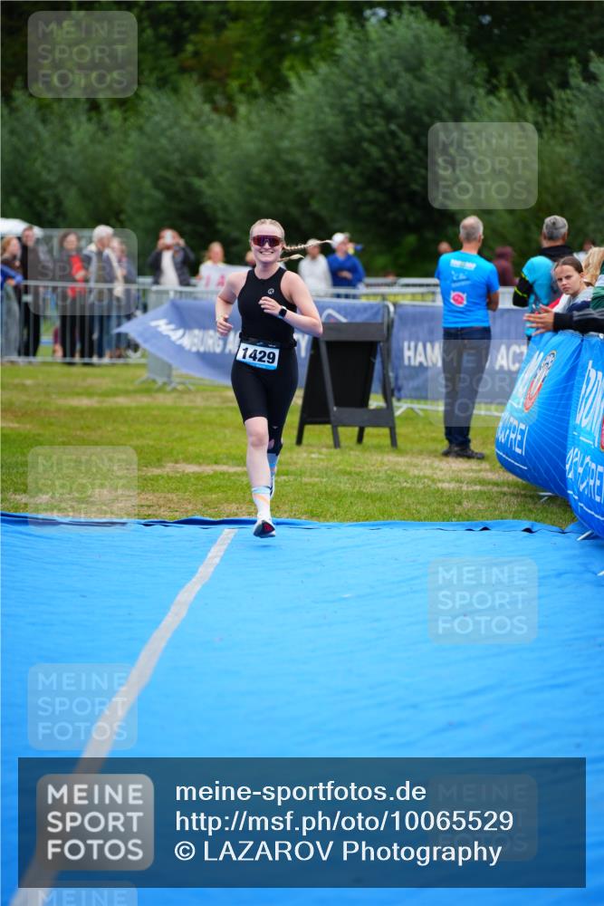 30.08.2026 - Elbe Triathlon Hamburg LAZAROV Photography http://msf.ph/oto/10065529 30.08.2026 12:14:20 Ziel 1429 meine-sportfotos.de
