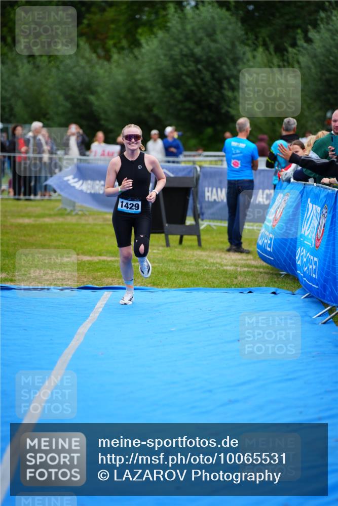 30.08.2026 - Elbe Triathlon Hamburg LAZAROV Photography http://msf.ph/oto/10065531 30.08.2026 12:14:20 Ziel 1429 meine-sportfotos.de