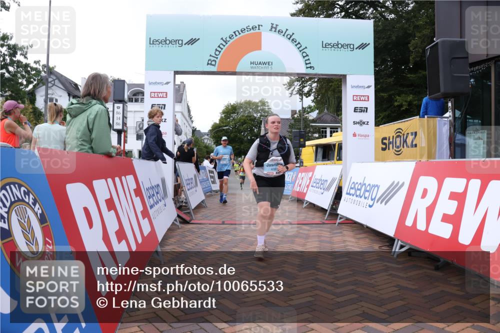30.08.2026 - Blankeneser Heldenlauf Lena Gebhardt http://msf.ph/oto/10065533 30.08.2026 12:52:28 Ziel 4087, 4101, 4181, 4326, 4327 meine-sportfotos.de