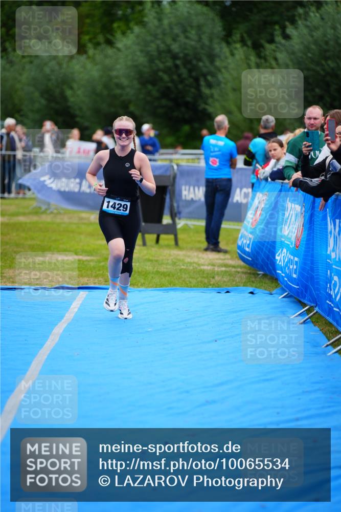 30.08.2026 - Elbe Triathlon Hamburg LAZAROV Photography http://msf.ph/oto/10065534 30.08.2026 12:14:20 Ziel 1429 meine-sportfotos.de