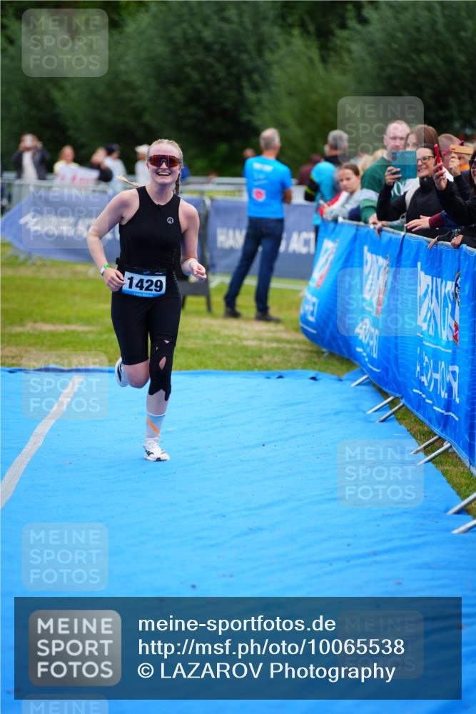 30.08.2026 - Elbe Triathlon Hamburg LAZAROV Photography http://msf.ph/oto/10065538 30.08.2026 12:14:21 Ziel 1429 meine-sportfotos.de